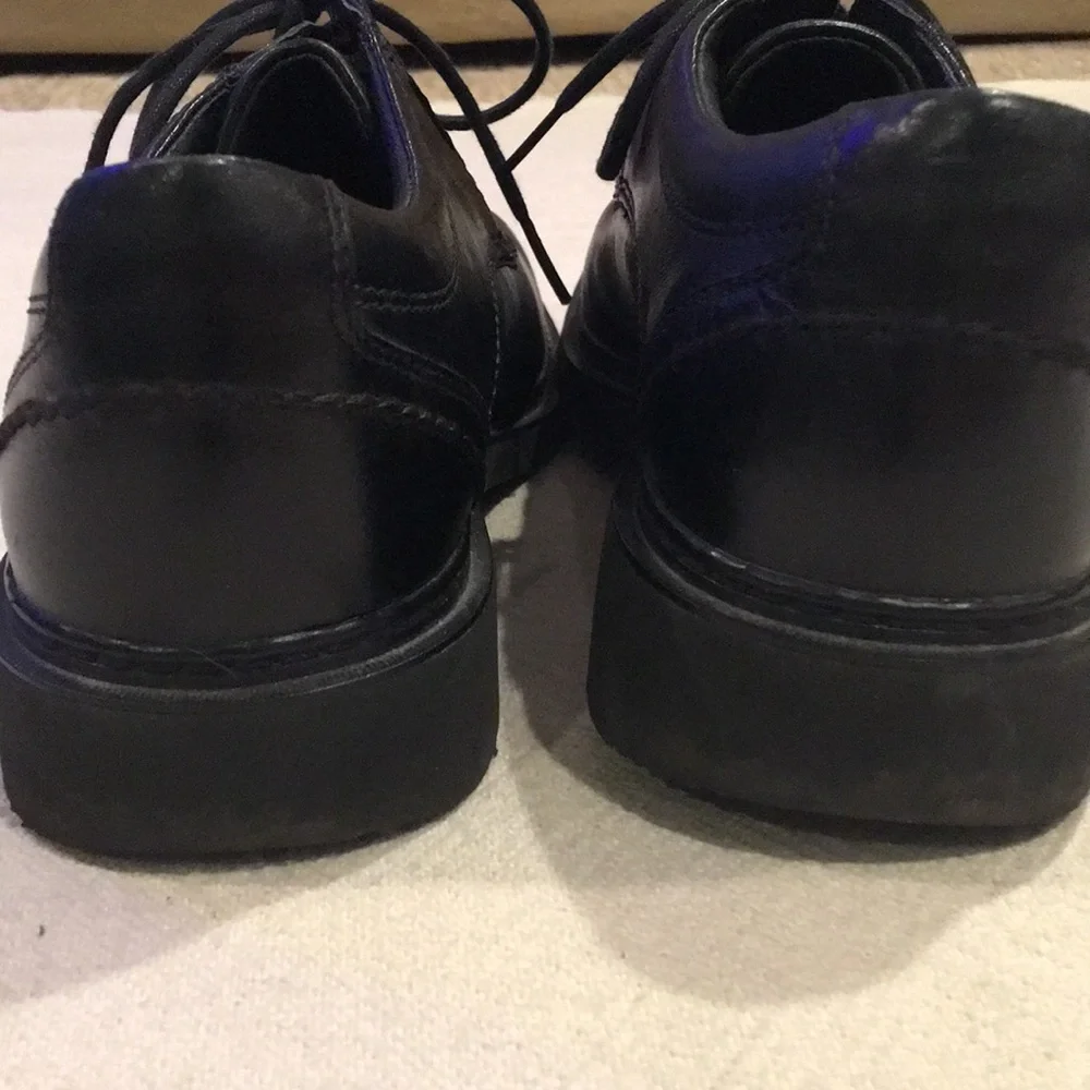 Clarks | EUC Men’s Black Oxfords 9